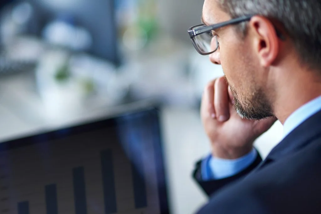 The End of the 5-Year Plan: How the “Zoom Out, Zoom In” Framework Shields Your Company in the AI Era